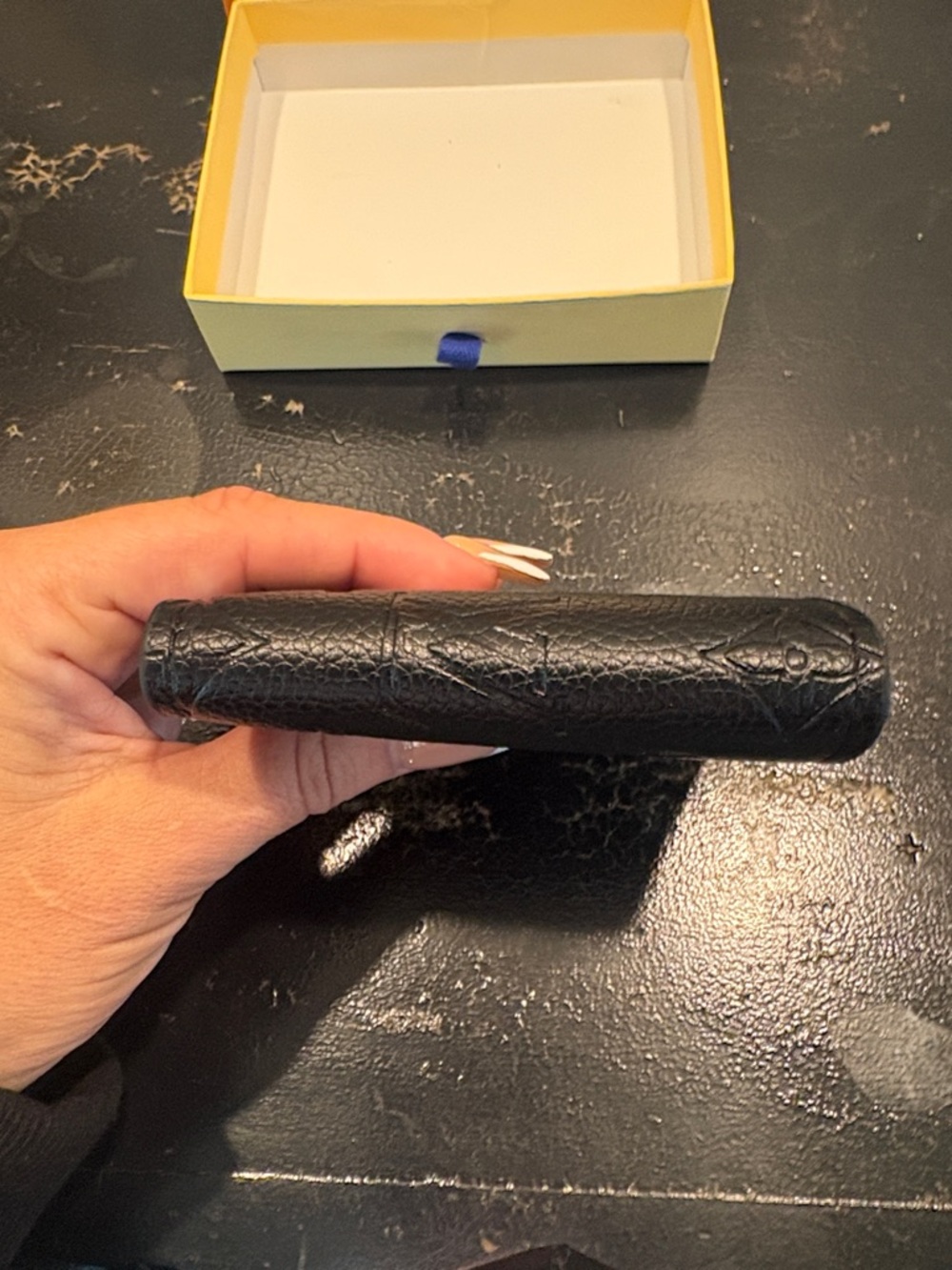 FASHION EMBOSSED LEATHER BIFOLD WALLET - Picture 6 of 6